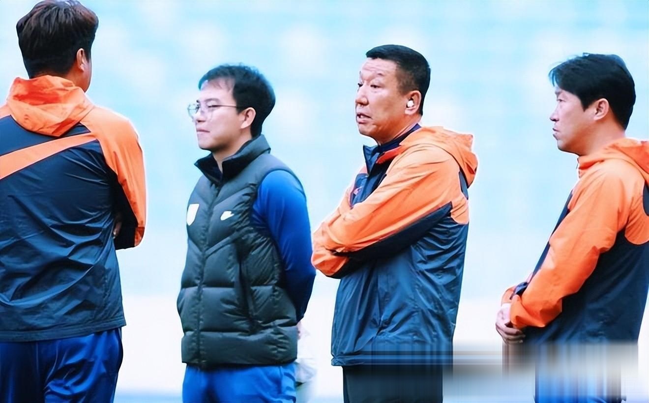 球队大胜对手提前晋级下一轮比赛