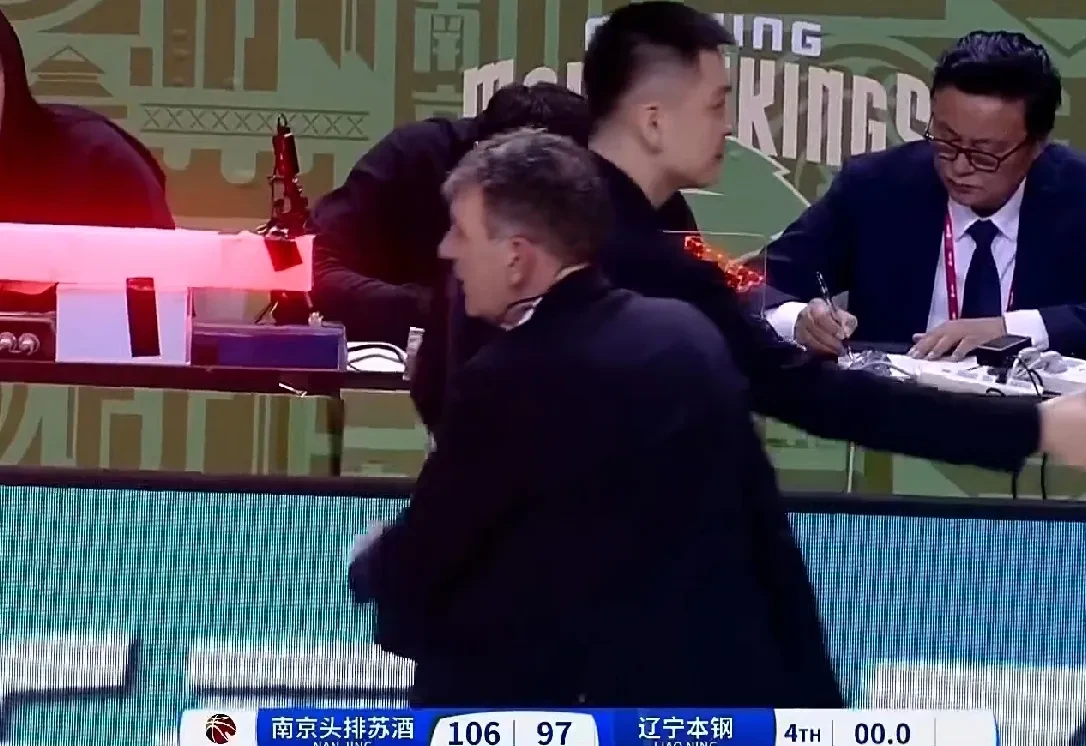队员连续多场比赛表现出色，成为球队关键人物