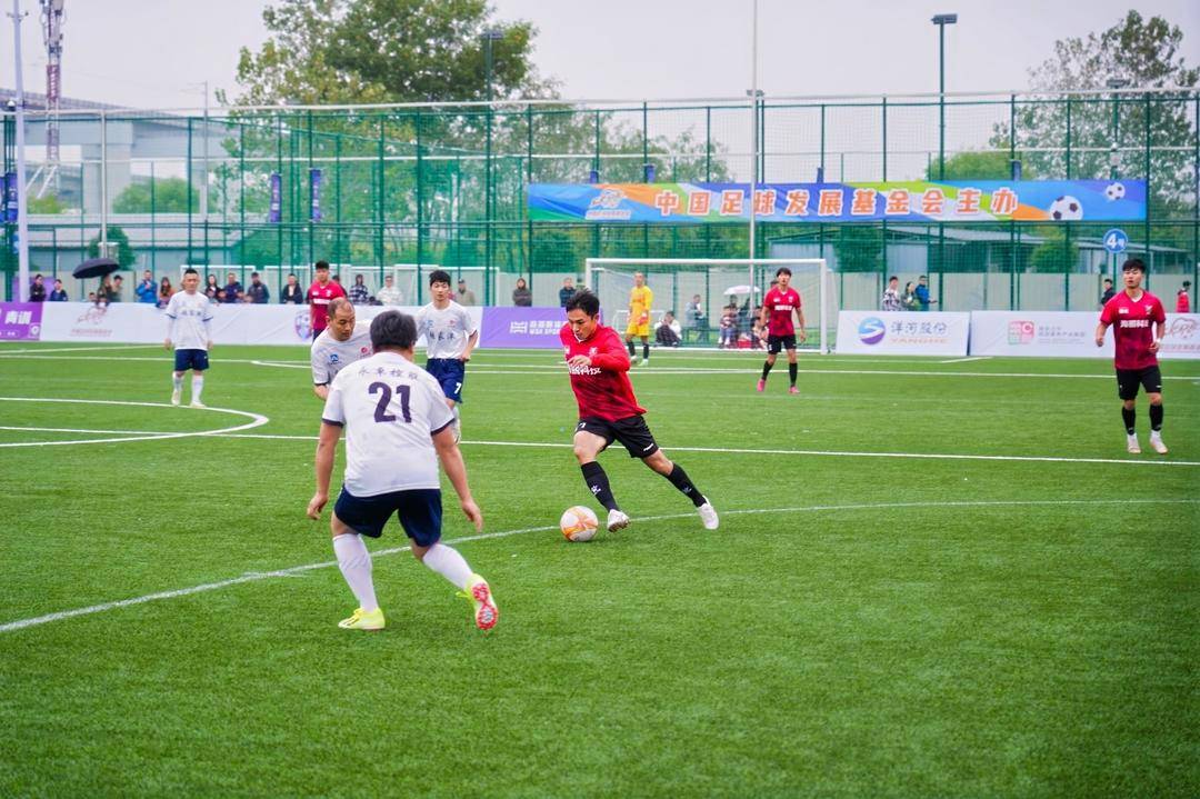 精彩瞬间回顾！足球赛事燃情上演！