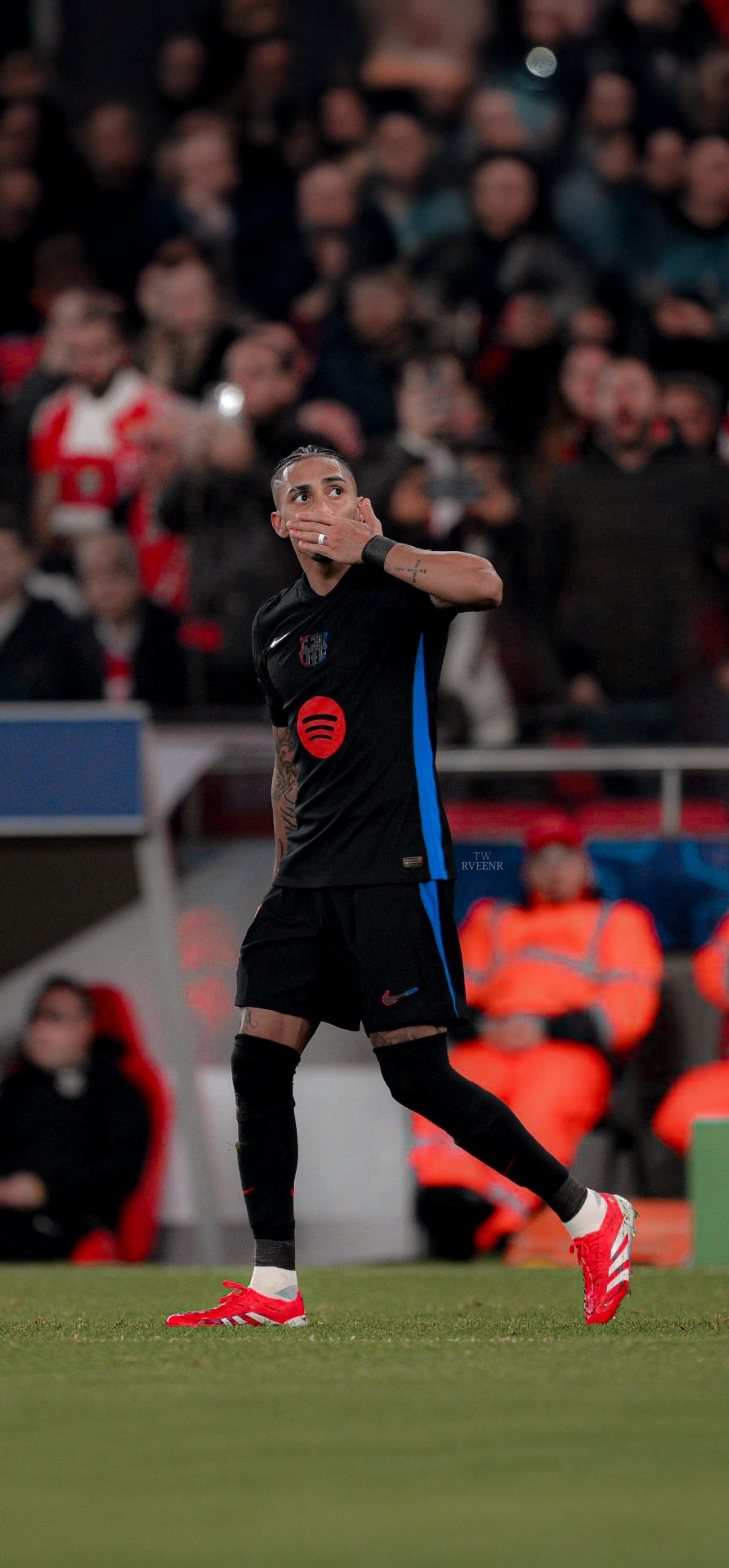 巴塞罗那主帅赞扬球员训练态度，备战全力