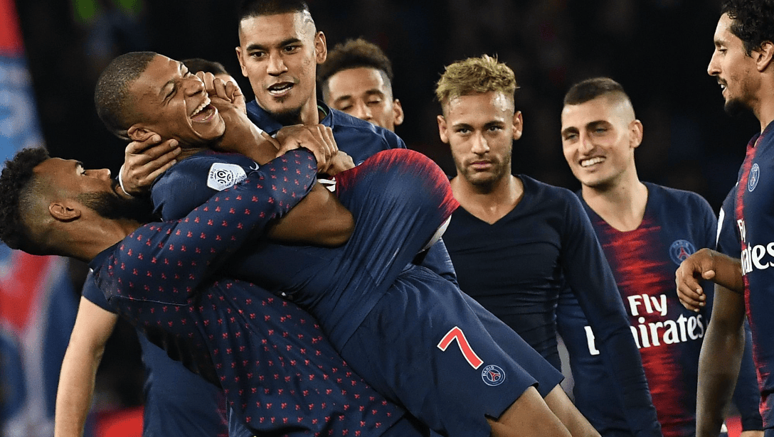 关于那不勒斯绝地反击里昂，姆巴佩惊艳世界的信息