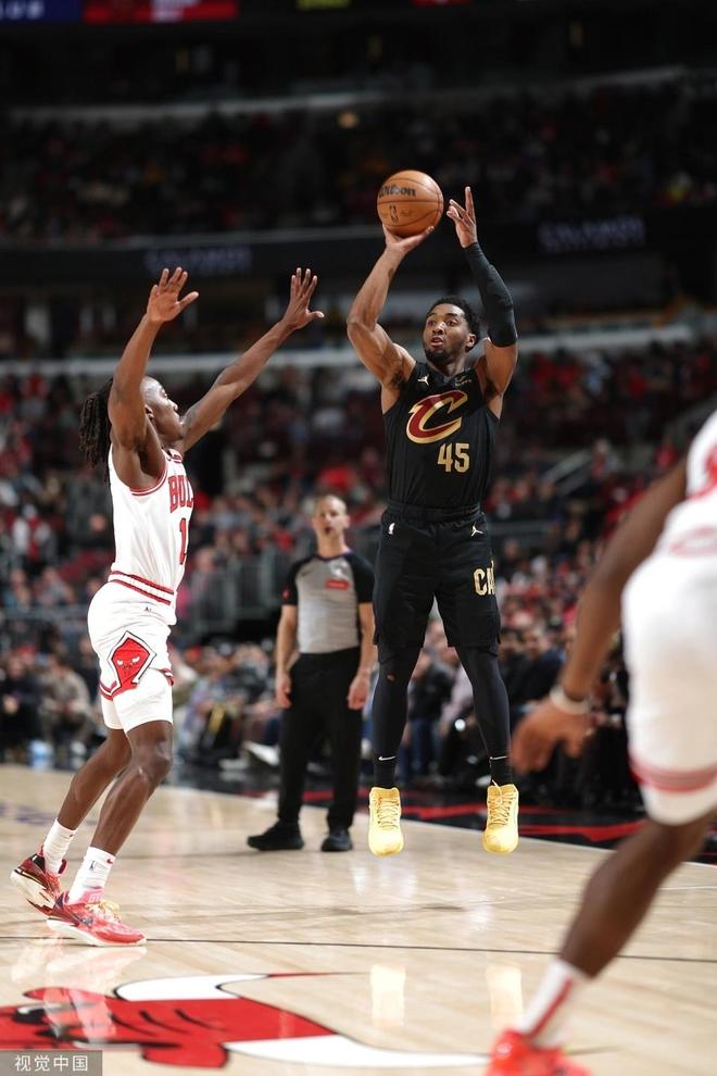 奇才绝杀波兰男篮，米切尔送出助攻的简单介绍