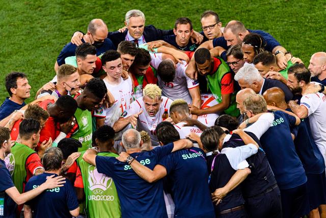 关于阿森纳轻取那不勒斯，佩德里制霸全场的信息