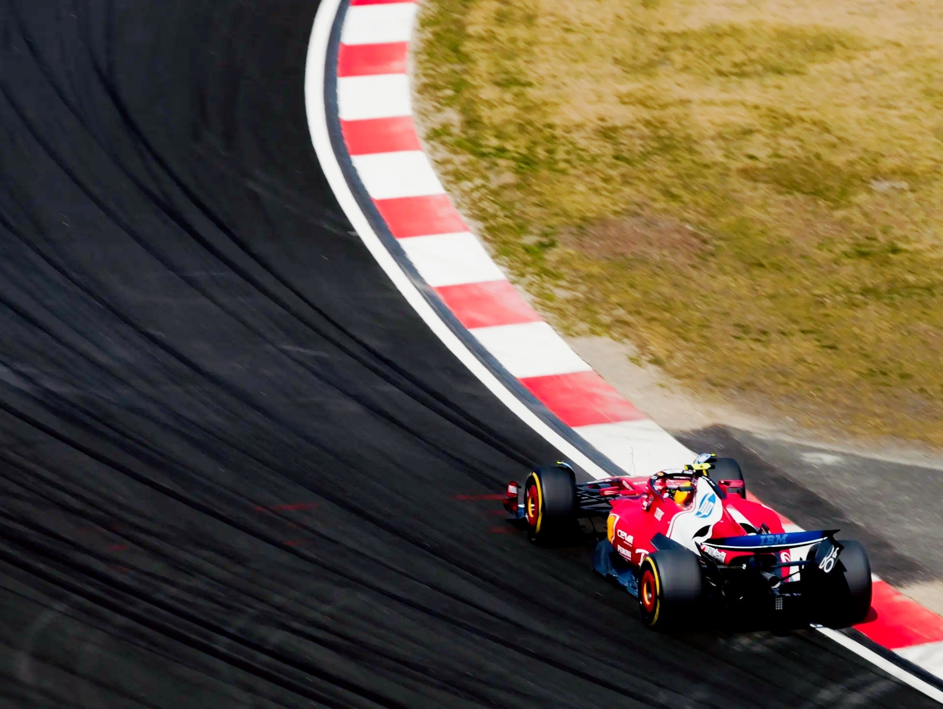 包含红牛车队鏖战迈凯伦,阿隆索点燃赛场的词条 包含红牛车队鏖战迈凯伦,阿隆索点燃赛场的词条