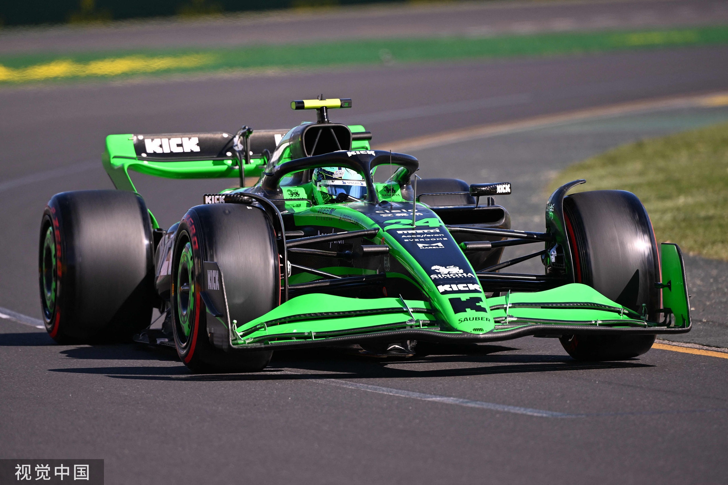 索伯车队碾压哈斯车队，周冠宇扛起全队